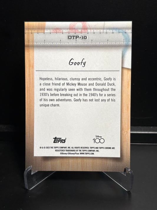 Topps Chrome Disney 100 – Off The Page OTP-10 Goofy | Insert