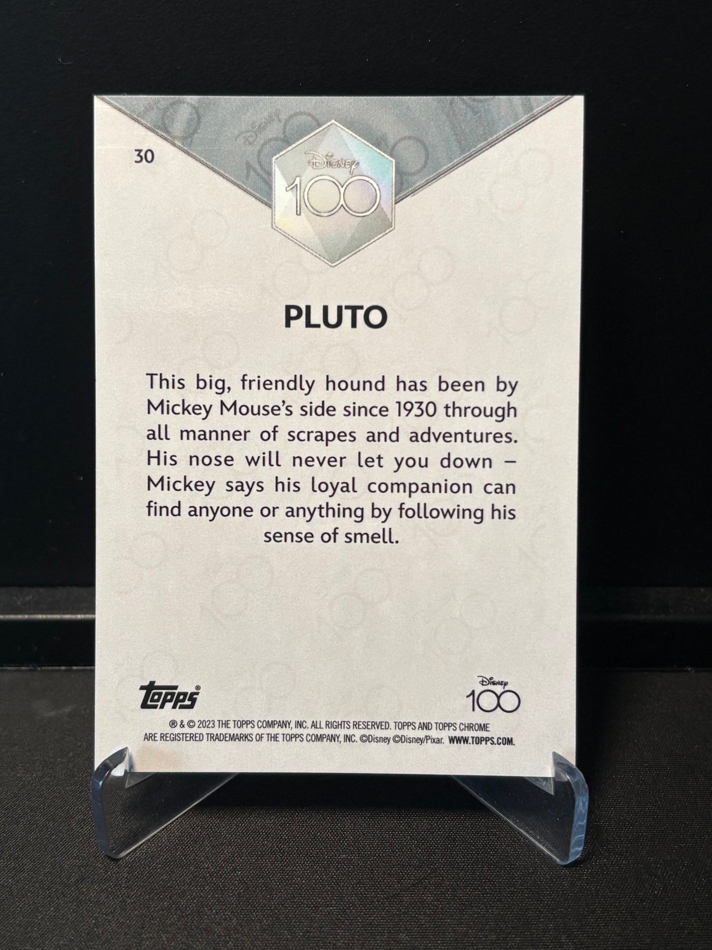 Topps Chrome Disney 100 – Pluto #30 | Carte Base