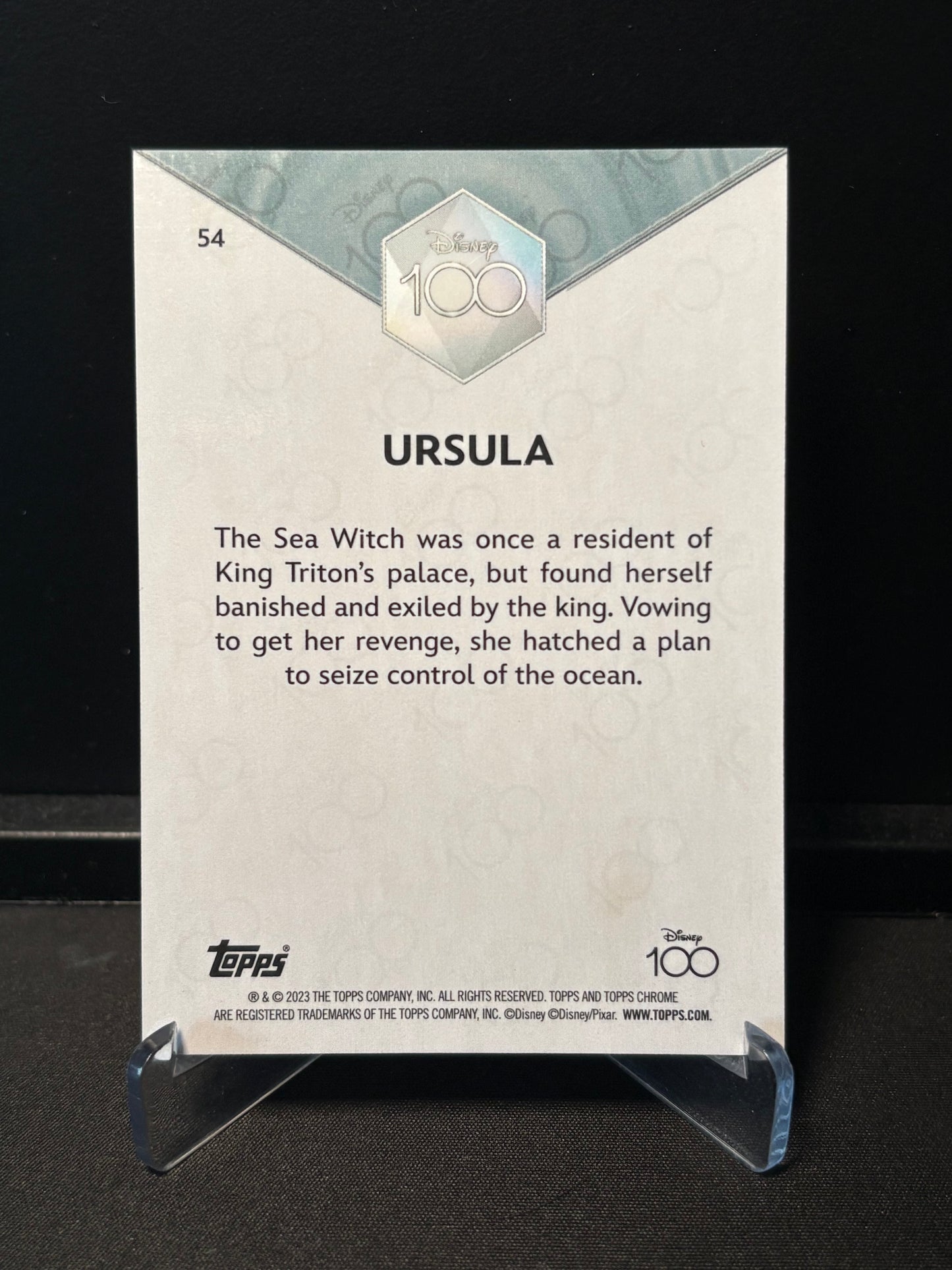 Topps Chrome Disney 100 – Ursula #54 | Carte Base