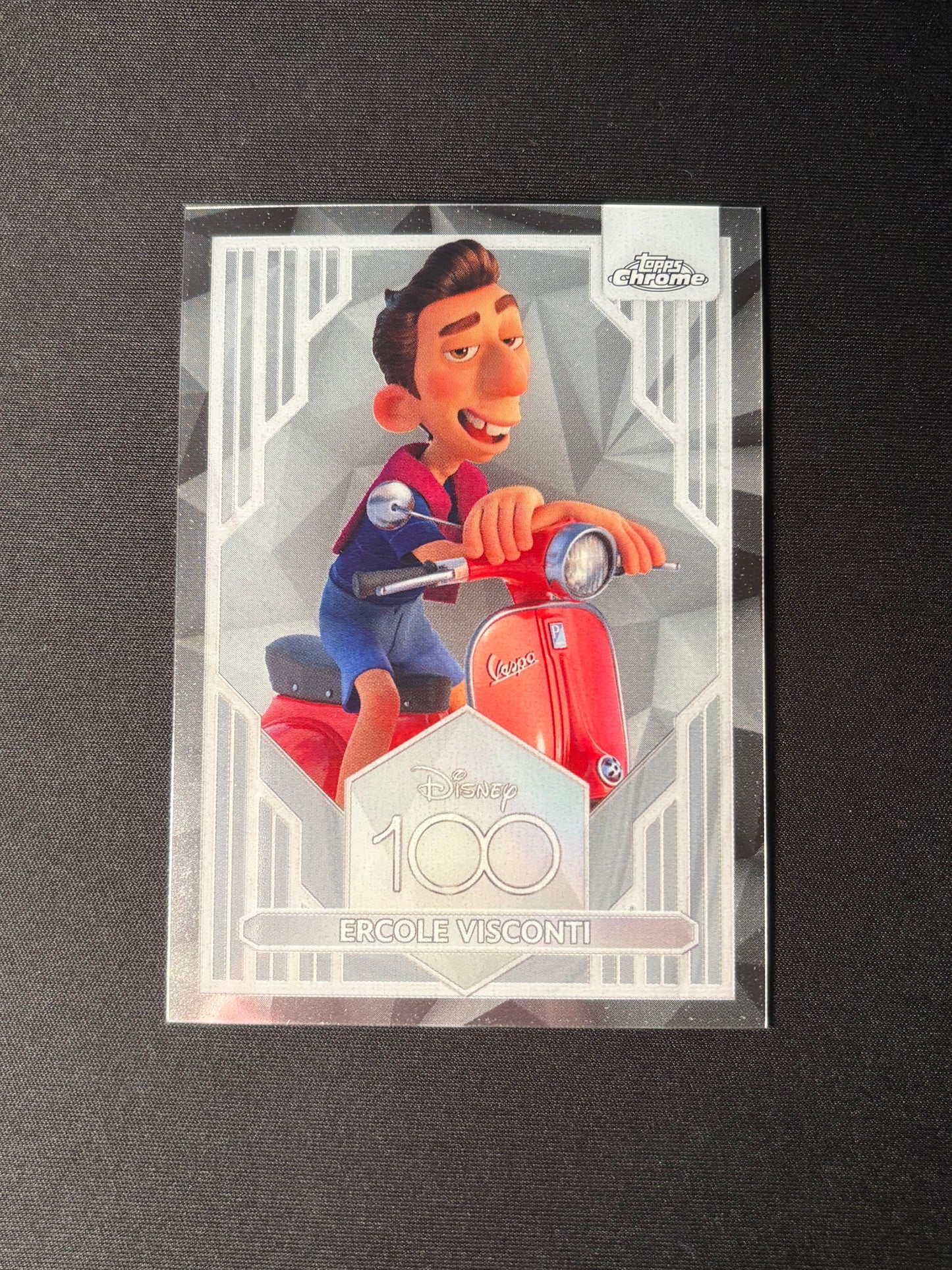 Topps Chrome Disney 100 2023 – Ercole Visconti #51 | Carte Base