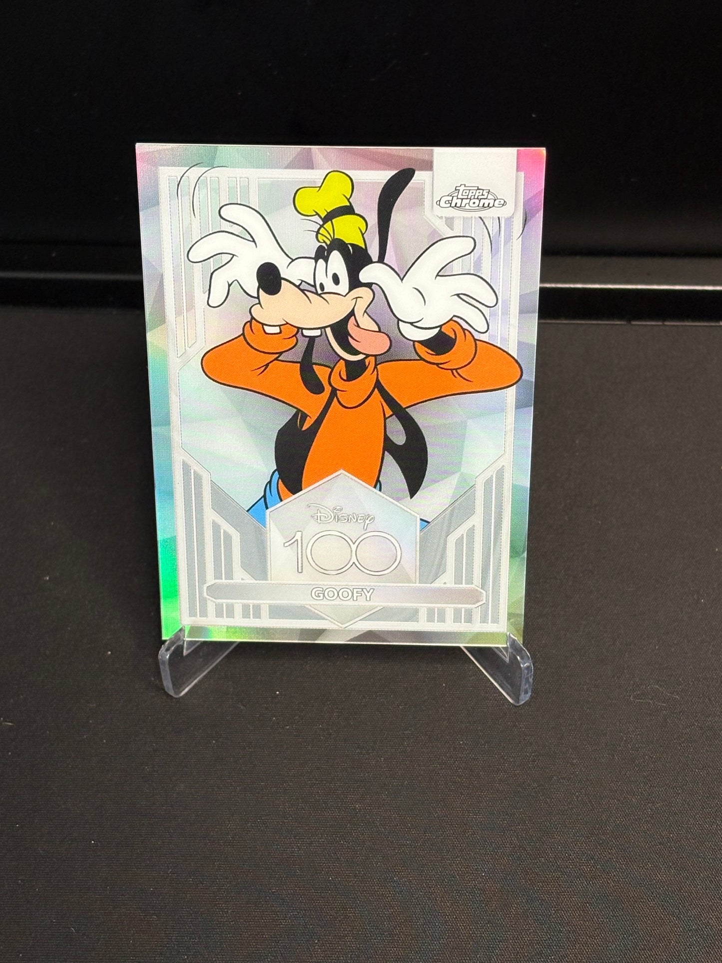 Topps Chrome Disney 100 "Refractor" Goofy #48