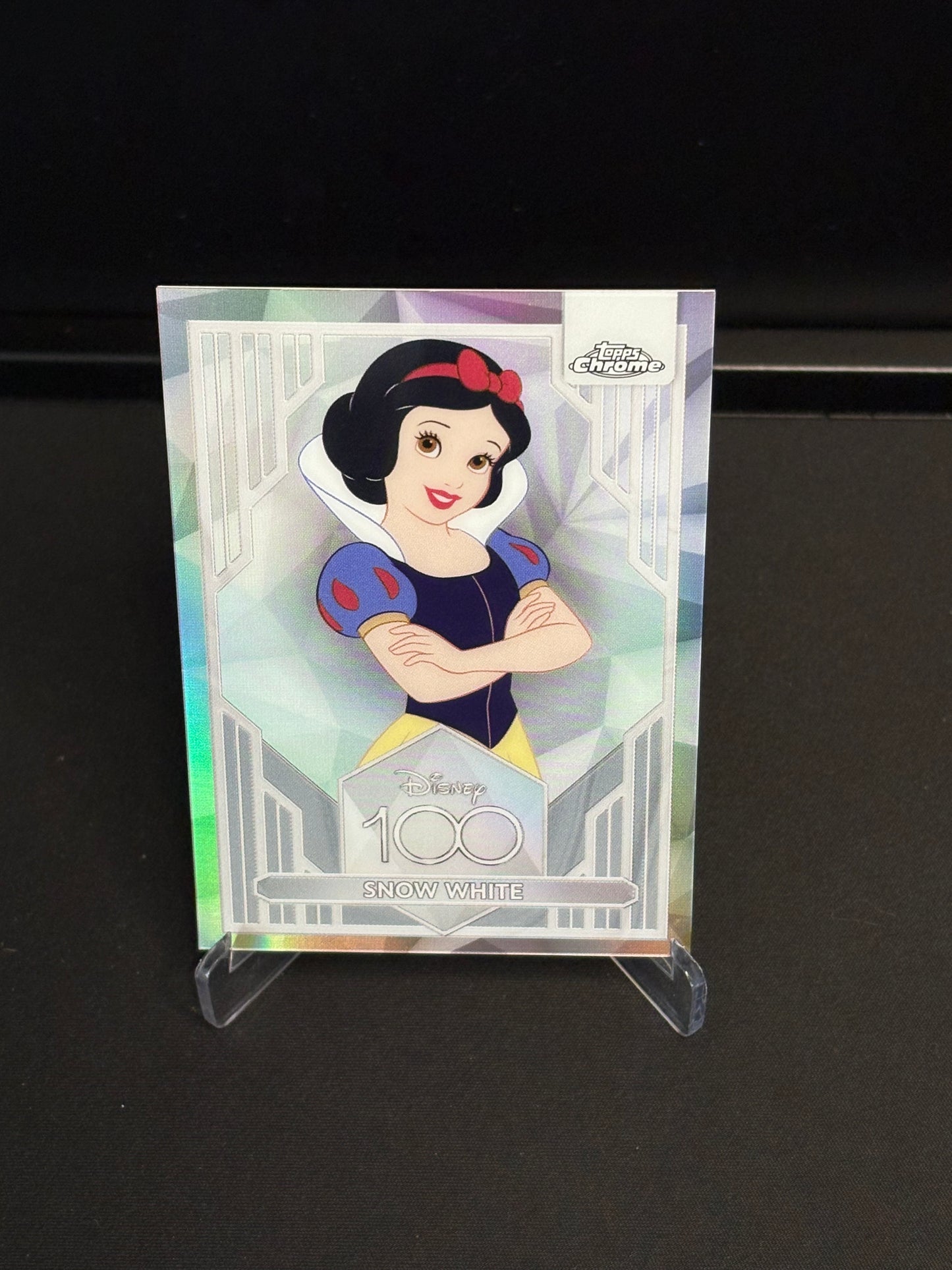 Topps Chrome Disney 100 "Refractor" Snow White #66