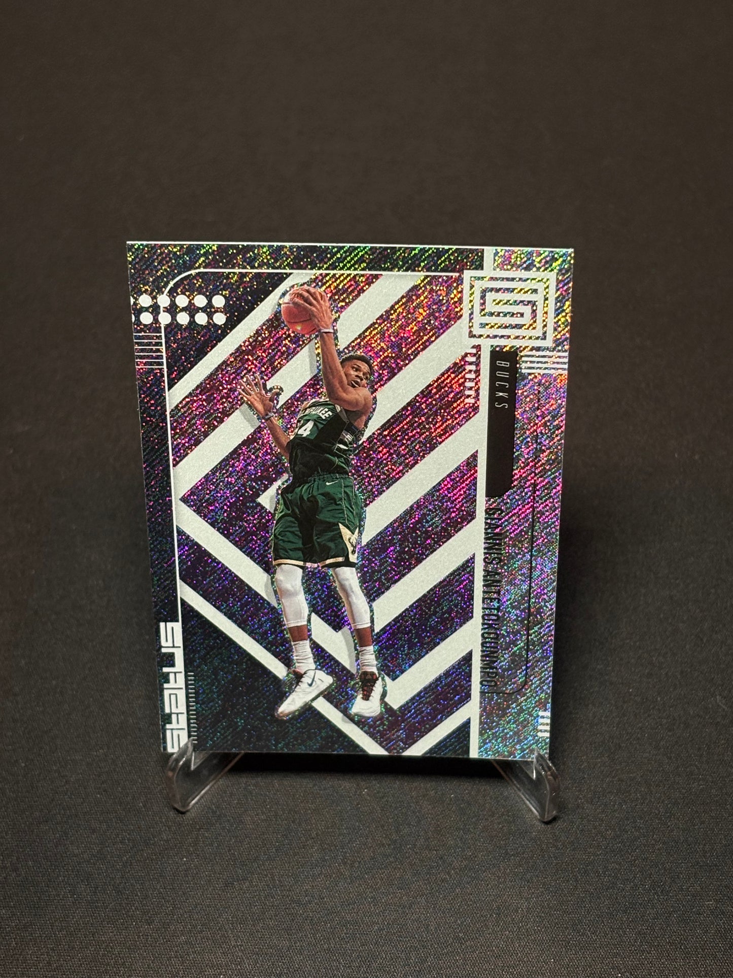 Giannis Antetokounmpo Panini Status 2019-20 "Base" Milwaukee Bucks
