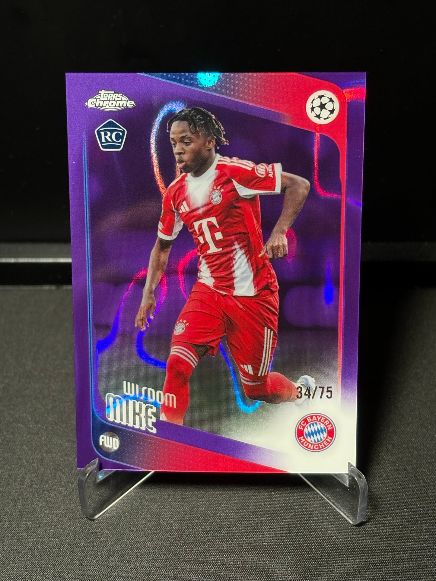 Wisdom Mike RC Topps Chrome UCC 2026 "Purple Lava 34/75" Bayern Munich