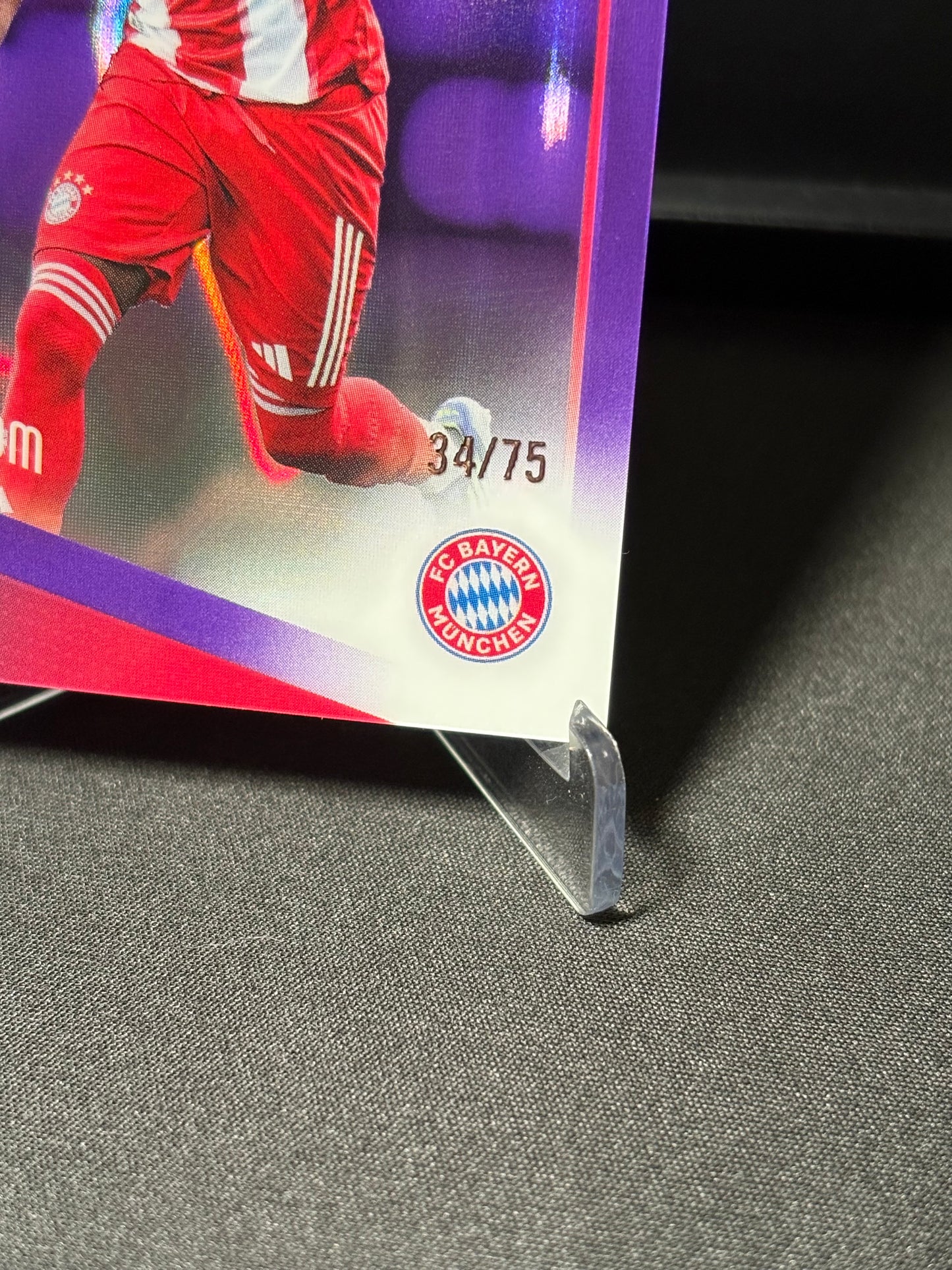 Wisdom Mike RC Topps Chrome UCC 2026 "Purple Lava 34/75" Bayern Munich