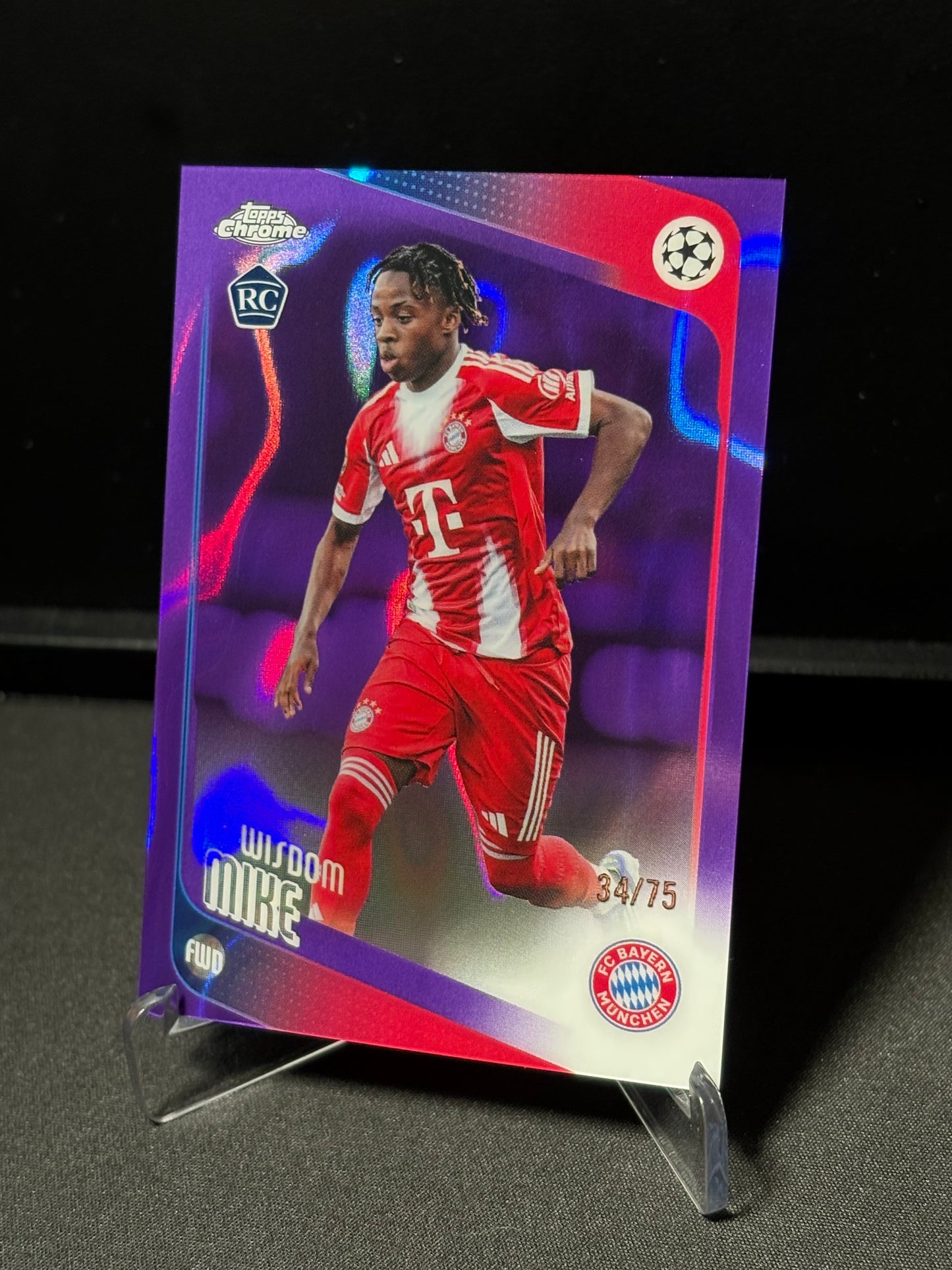 Wisdom Mike RC Topps Chrome UCC 2026 "Purple Lava 34/75" Bayern Munich