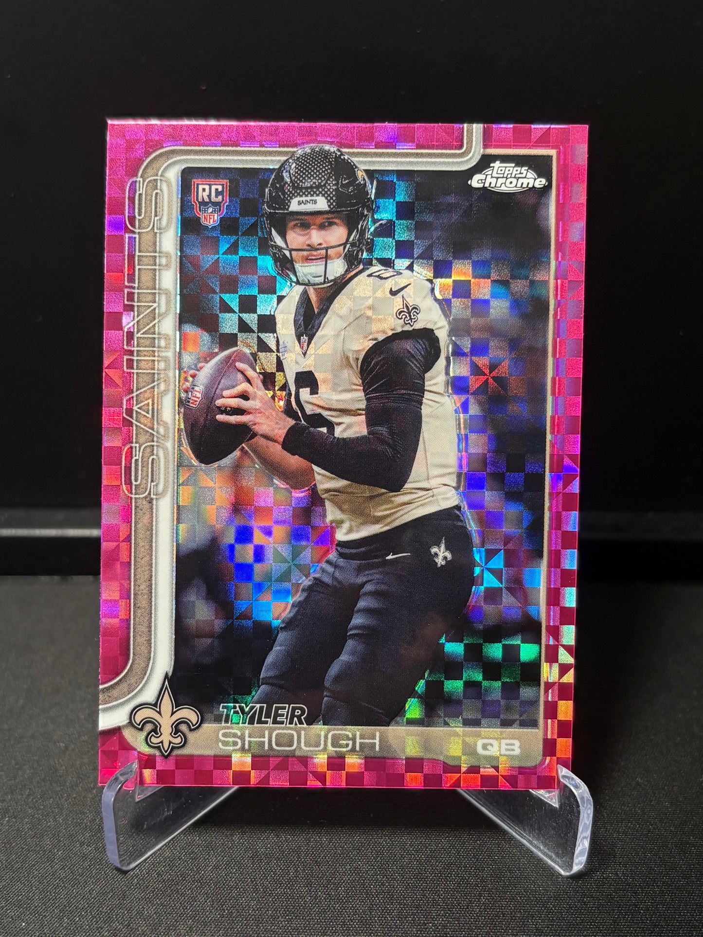 Tyler Shough RC Topps Chrome 2026 "Pink X-Fractor" New Orleans Saints