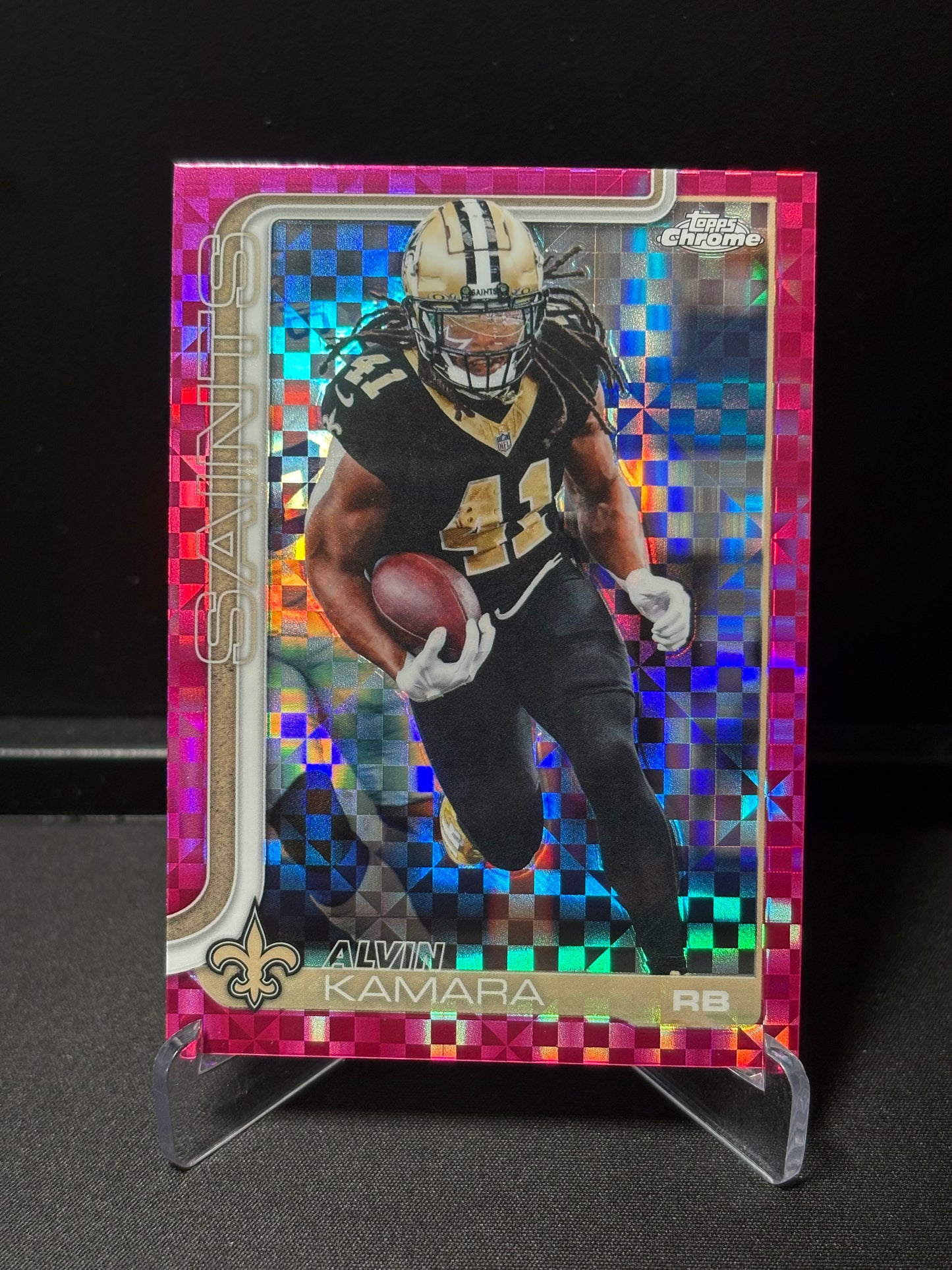 Alvin Kamara Topps Chrome 2026 "Pink X-Fractor" New Orleans Saints