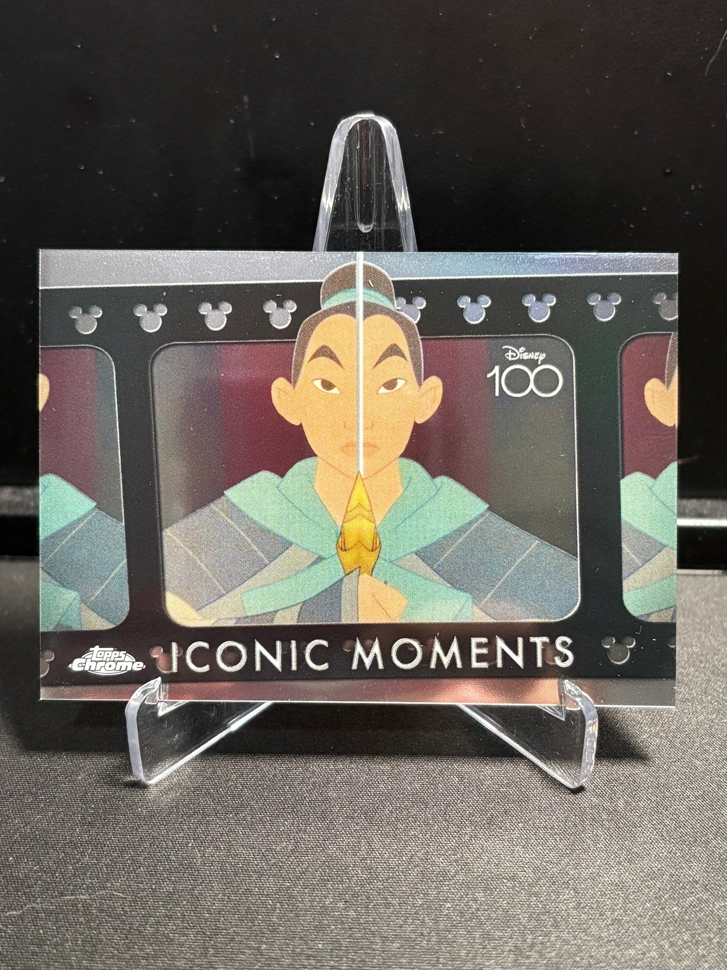 Mulan Topps Chrome Disney 100 2023 "Iconic Moments – Mulan Readys for War" IM-7