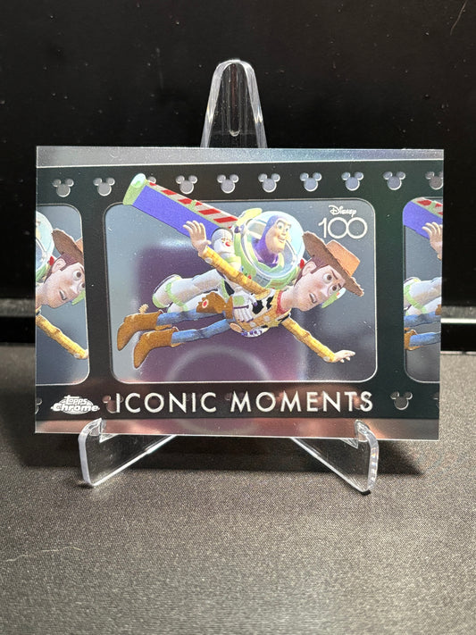Woody & Buzz Topps Chrome Disney 100 2023 "Iconic Moments – Falling With Style" IM-9