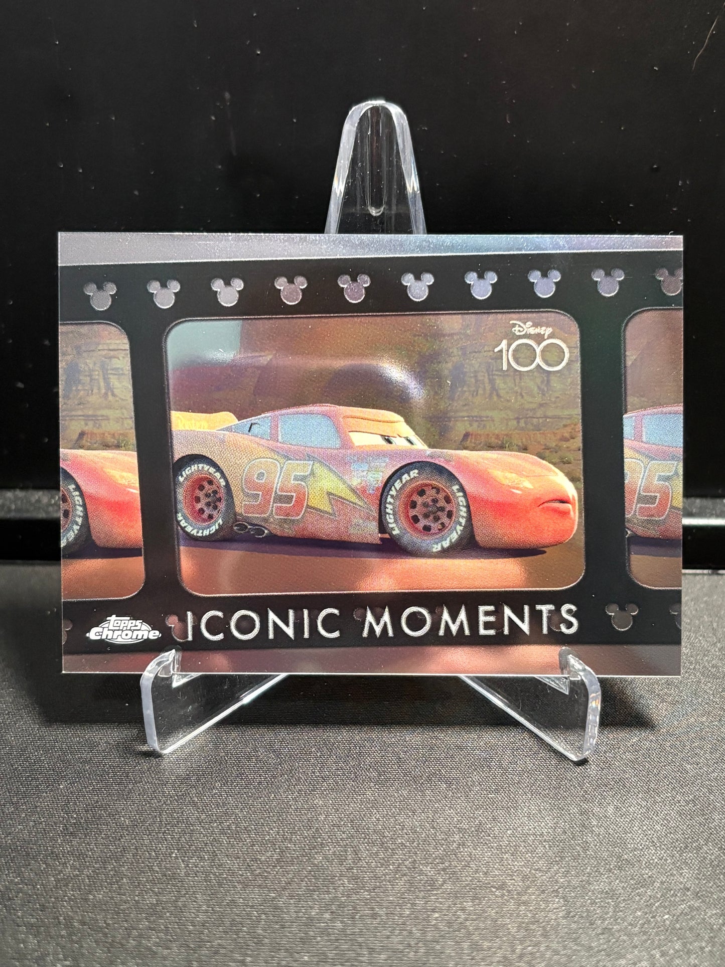 Flash McQueen Topps Chrome Disney 100 2023 "Iconic Moments – Turn Left, To Turn Right" IM-13