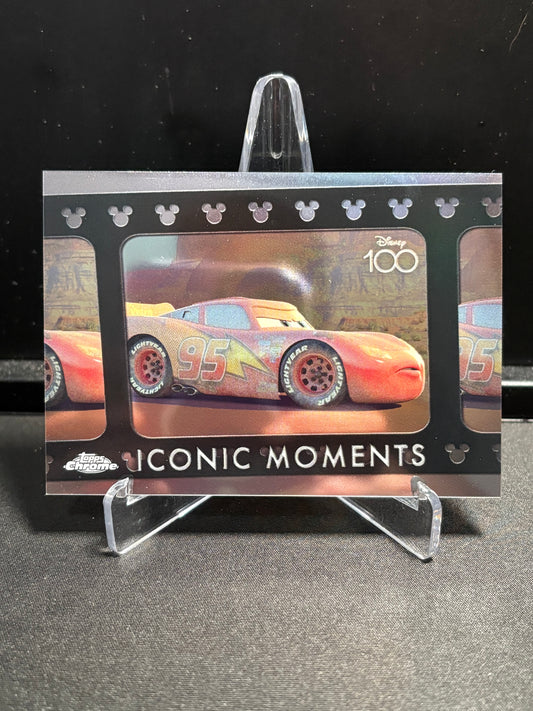 Flash McQueen Topps Chrome Disney 100 2023 "Iconic Moments – Turn Left, To Turn Right" IM-13