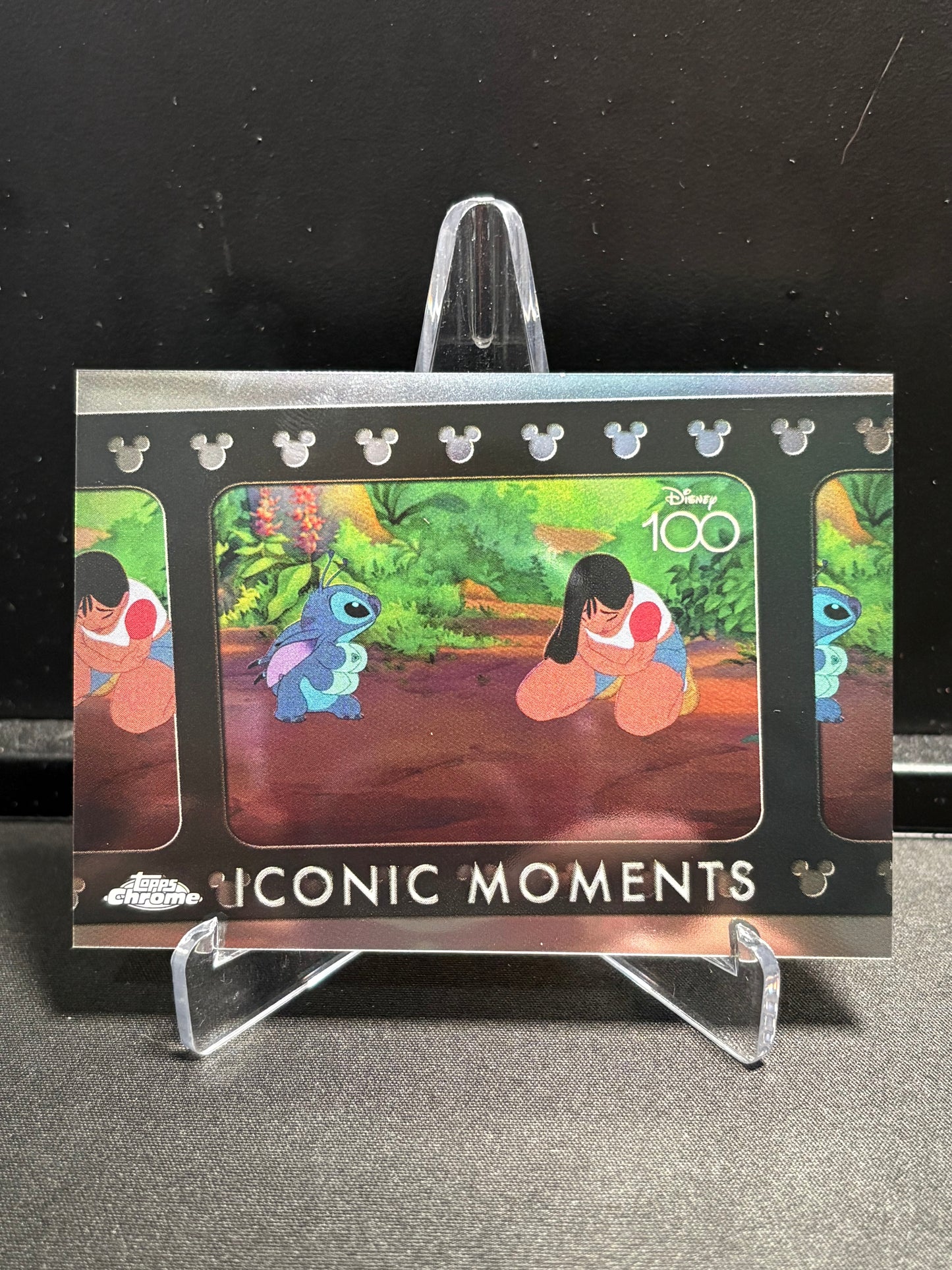Lilo & Stitch Topps Chrome Disney 100 2023 "Iconic Moments – Ohana Means Family" IM-14