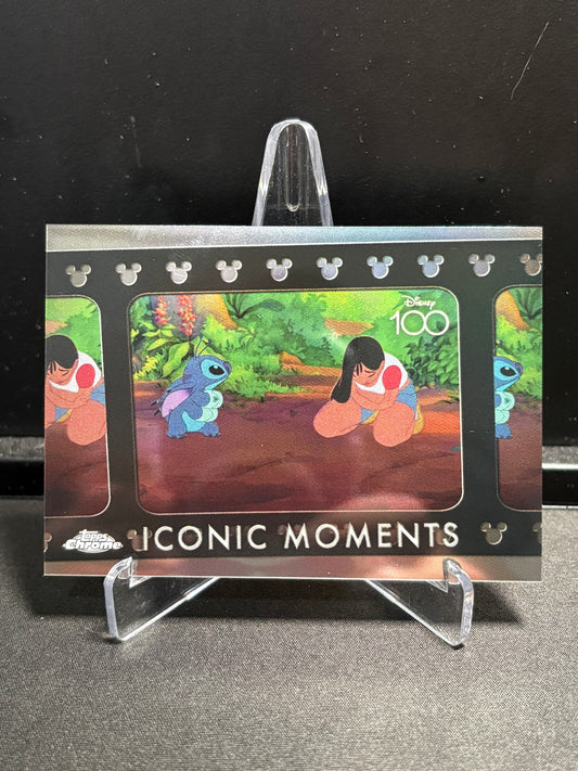 Lilo & Stitch Topps Chrome Disney 100 2023 "Iconic Moments – Ohana Means Family" IM-14