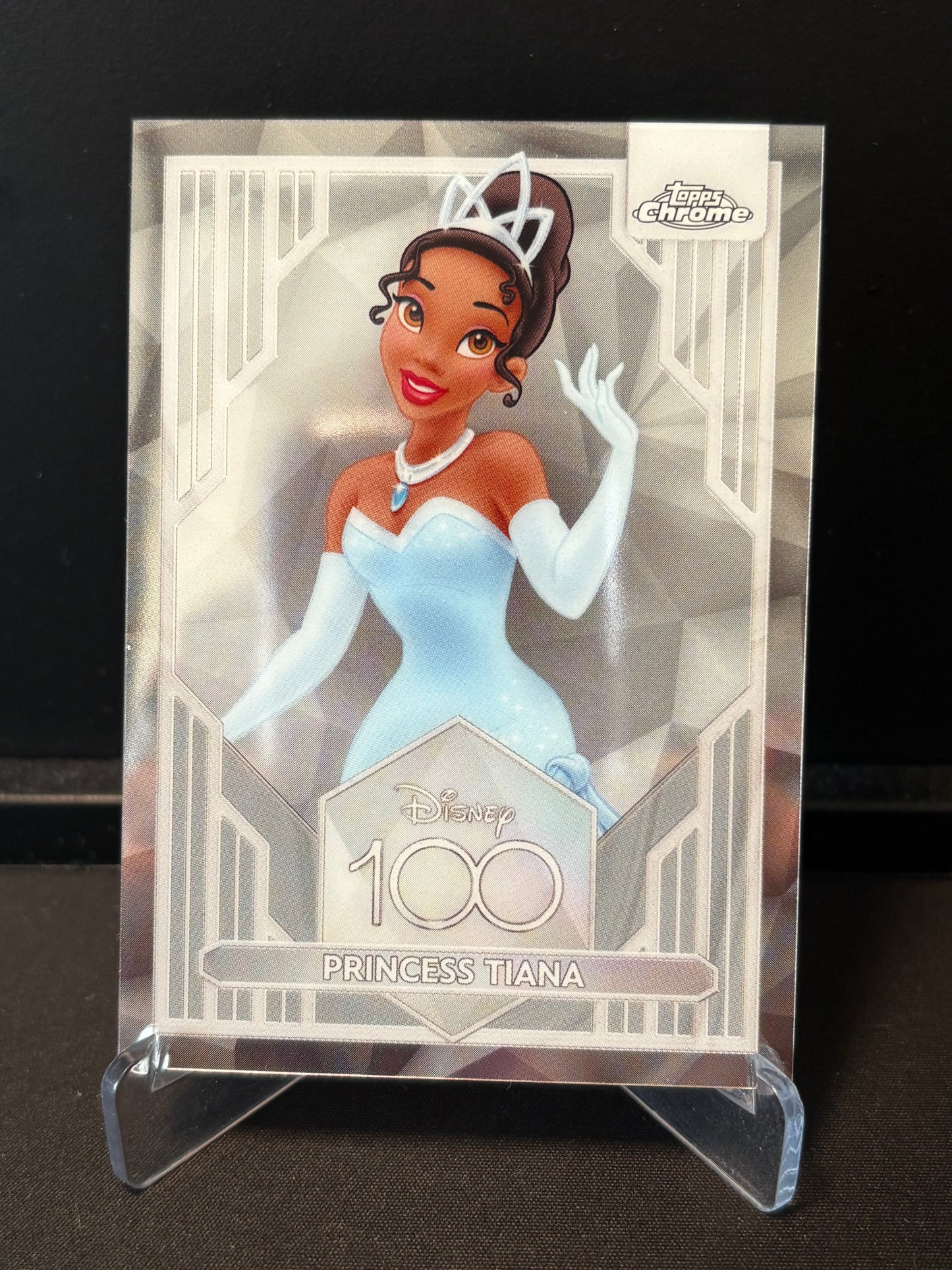 Topps Chrome Disney 100 – Princess Tiana #4 | Carte Base