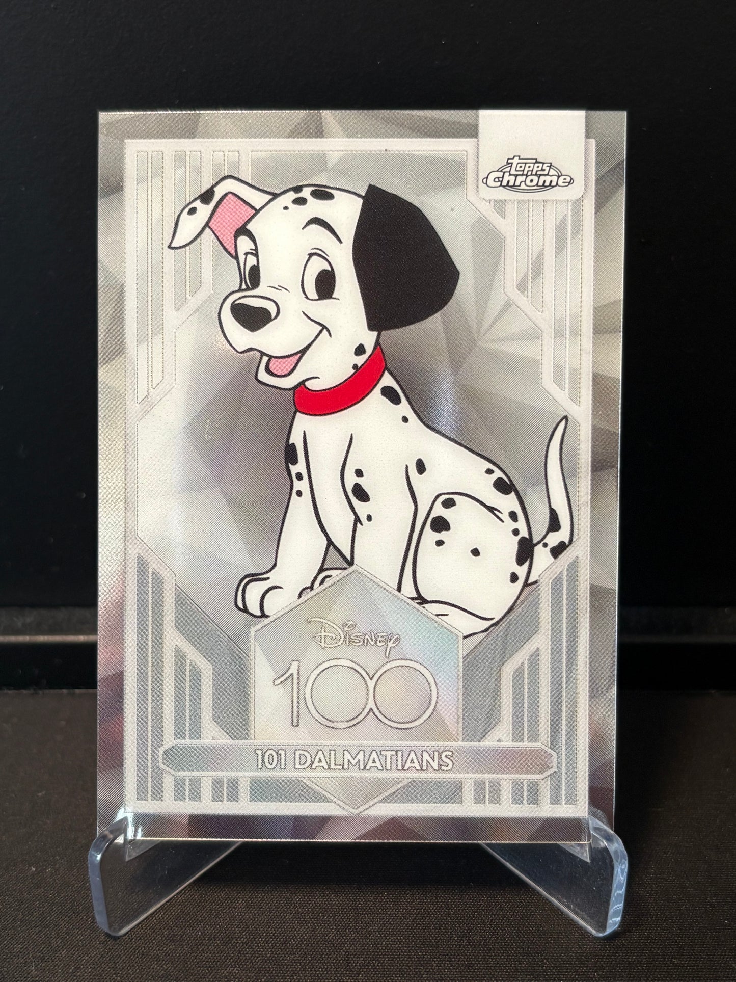 Topps Chrome Disney 100 – 101 Dalmatians #6 | Carte Base