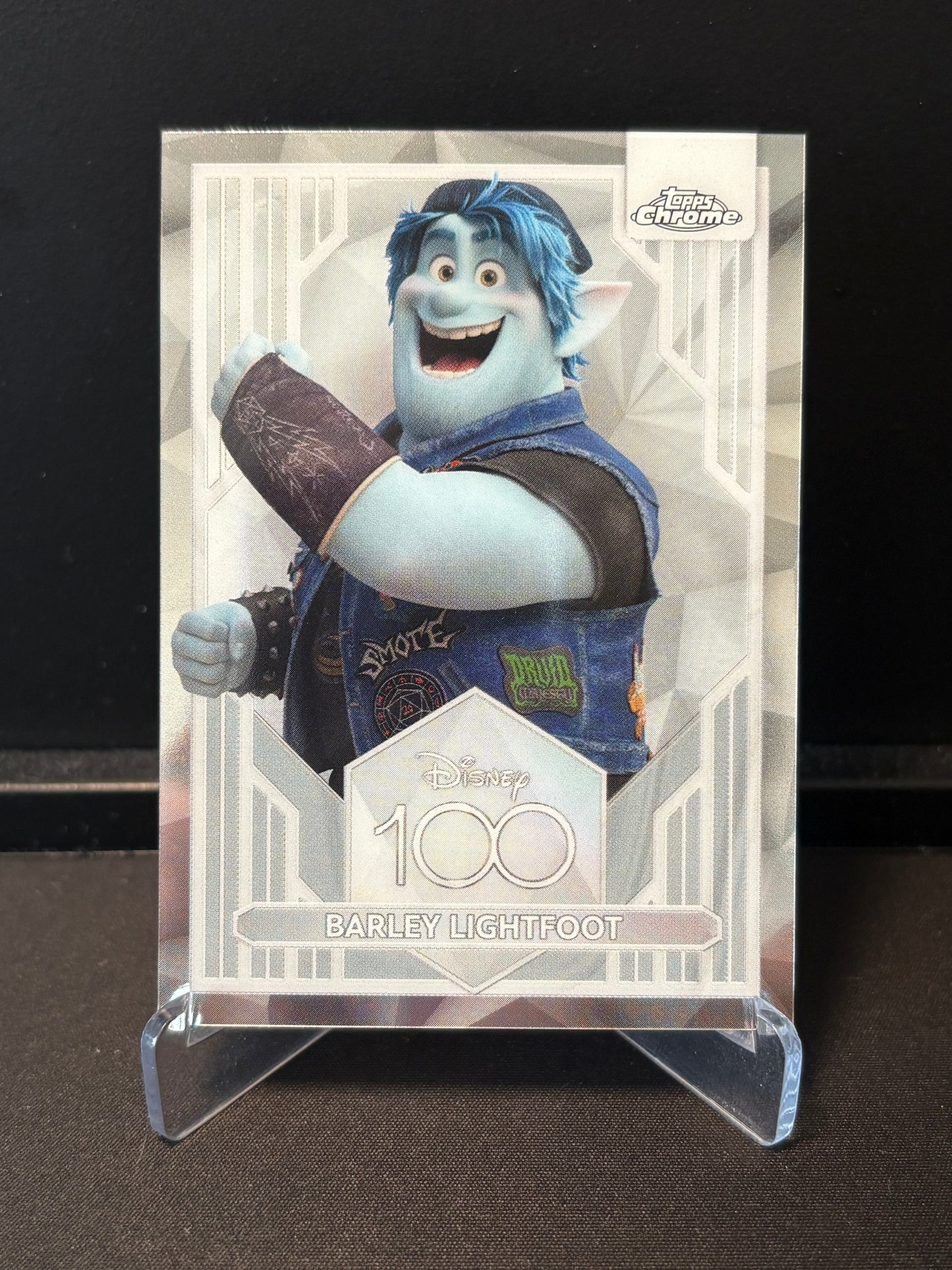 Topps Chrome Disney 100 – Barley Lightfoot #24 | Carte Base