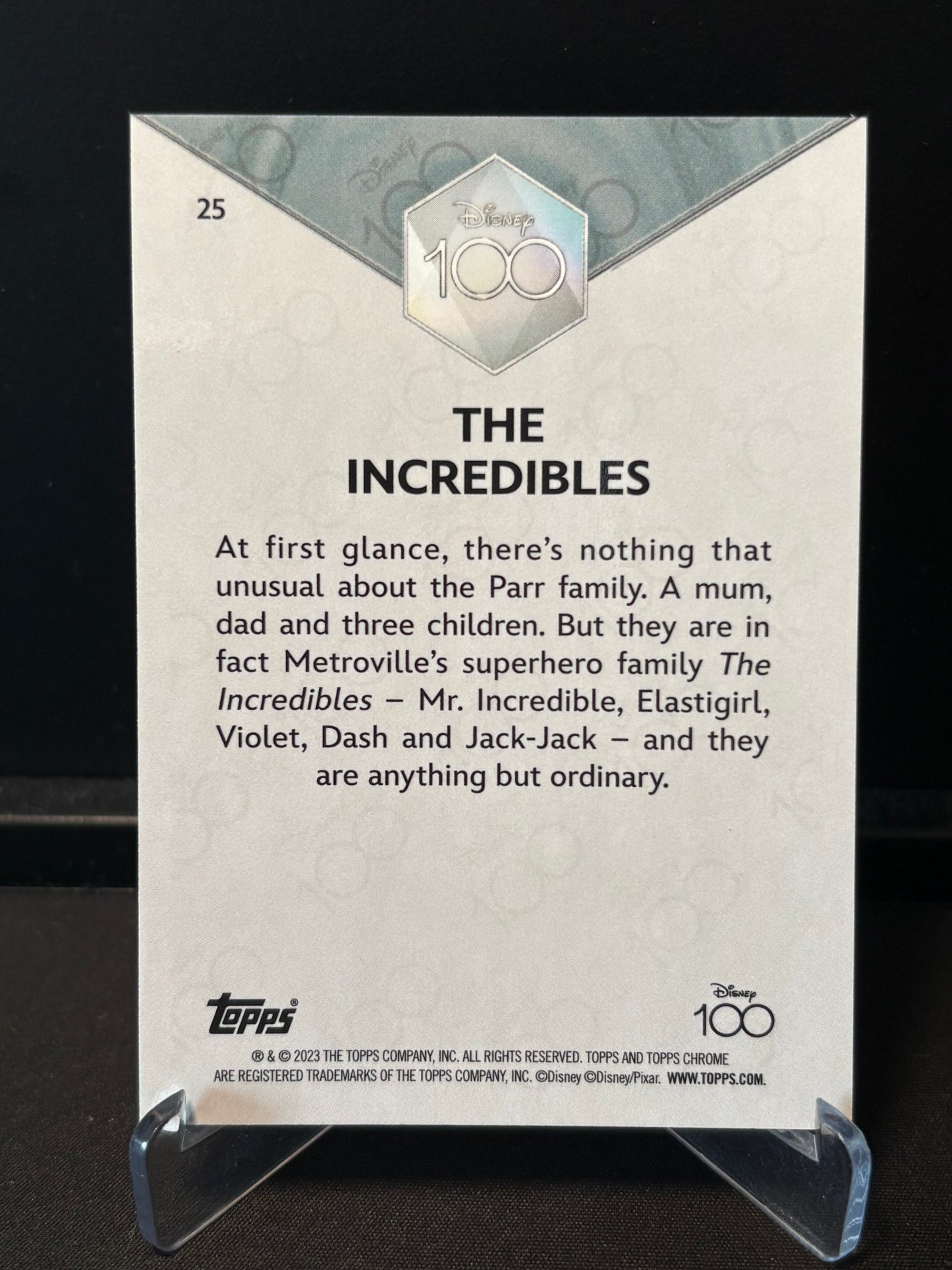 Topps Chrome Disney 100 – The Incredibles #25 | Carte Base