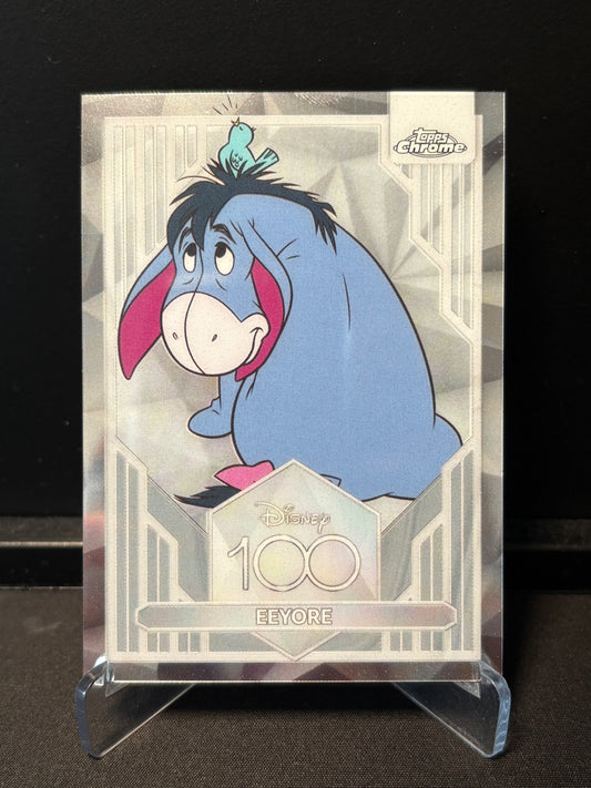 Topps Chrome Disney 100 – Eeyore #29 | Carte Base