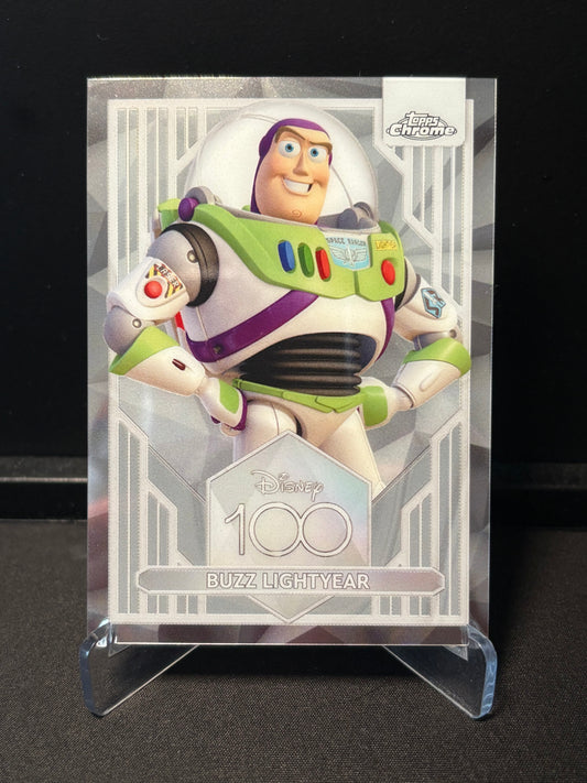 Topps Chrome Disney 100 – Buzz l'Éclair (Buzz Lightyear) #61 | Carte Base
