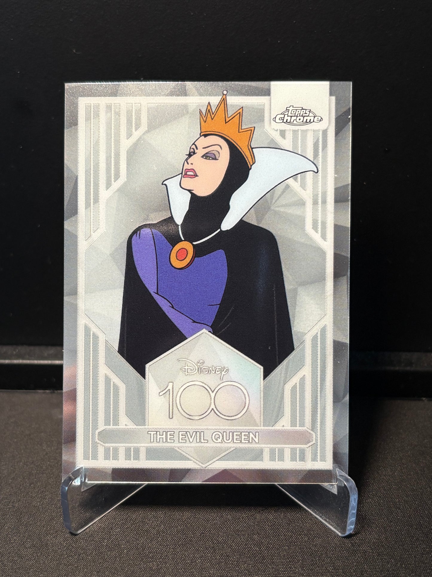 Topps Chrome Disney 100 – The Evil Queen #76 | Carte Base