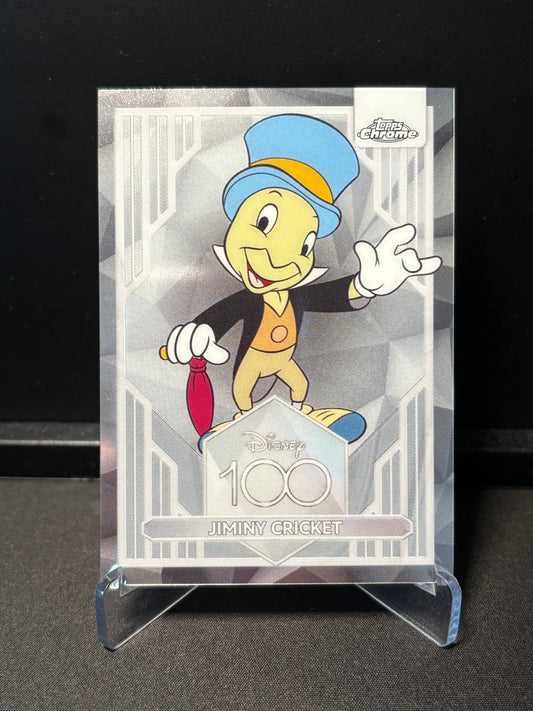 Topps Chrome Disney 100 – Jiminy Cricket #82 | Carte Base