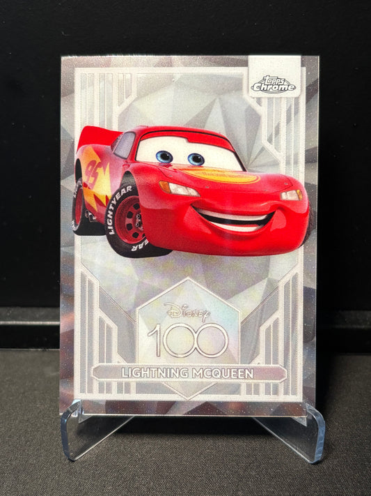 Topps Chrome Disney 100 – Lightning McQueen #95 | Carte Base