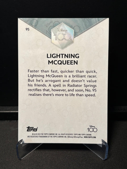 Topps Chrome Disney 100 – Lightning McQueen #95 | Carte Base