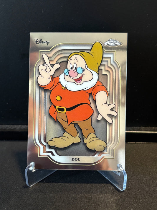 Topps Chrome Disney 2024 – Doc #8 | Carte Base