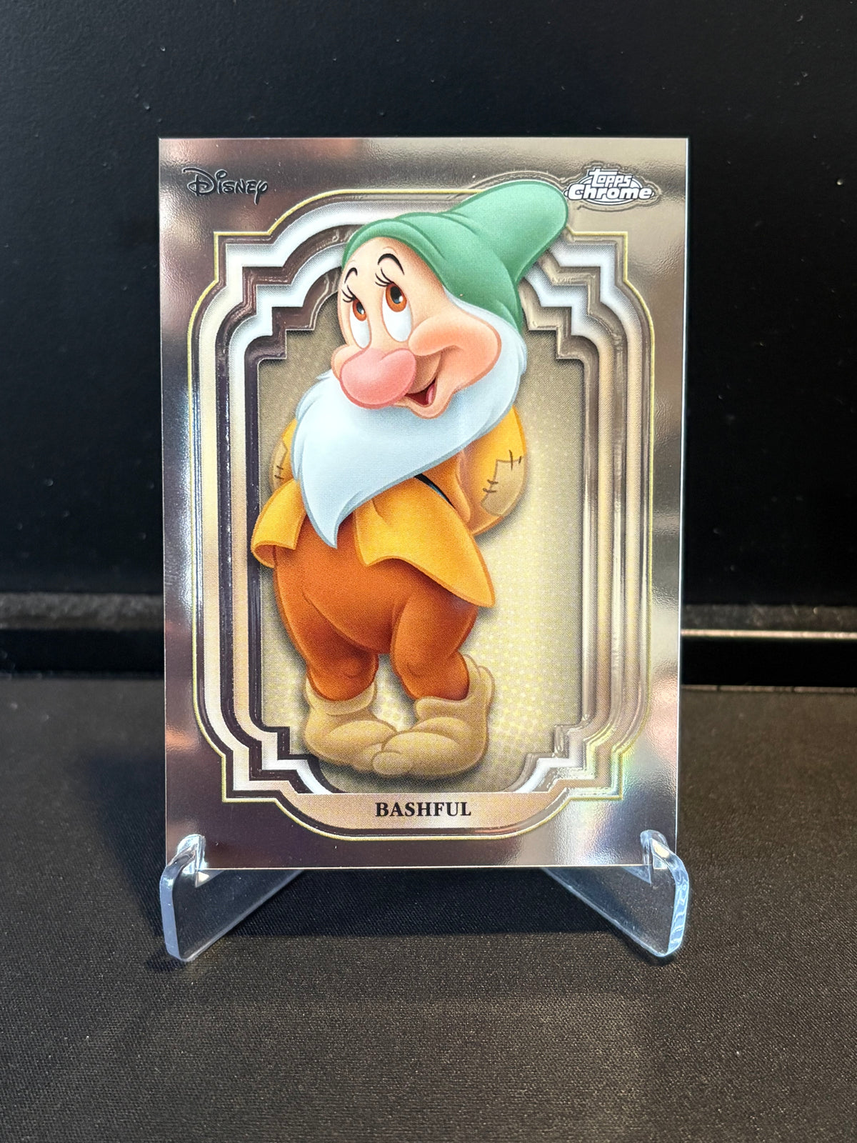 Topps Chrome Disney 2024 – Bashful #9 | Carte Base