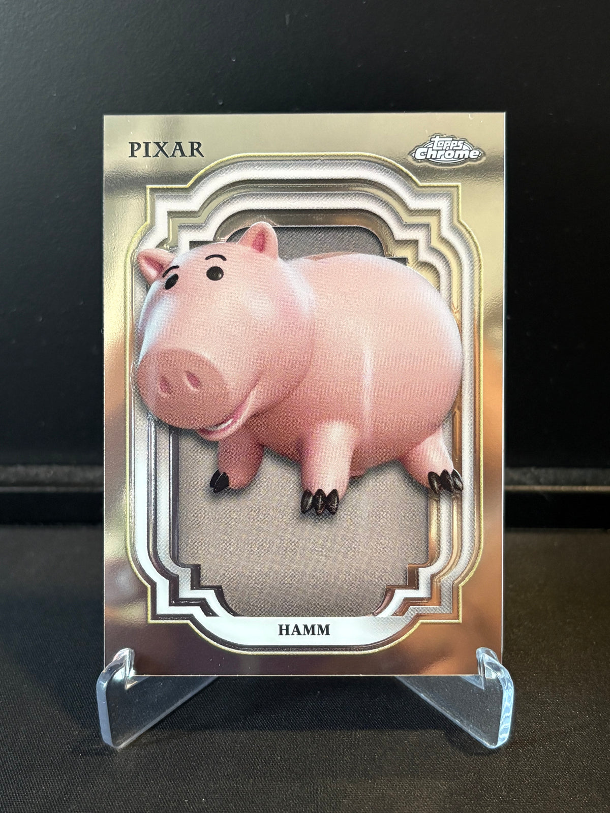 Topps Chrome Disney 2024 – Hamm #75 | Carte Base