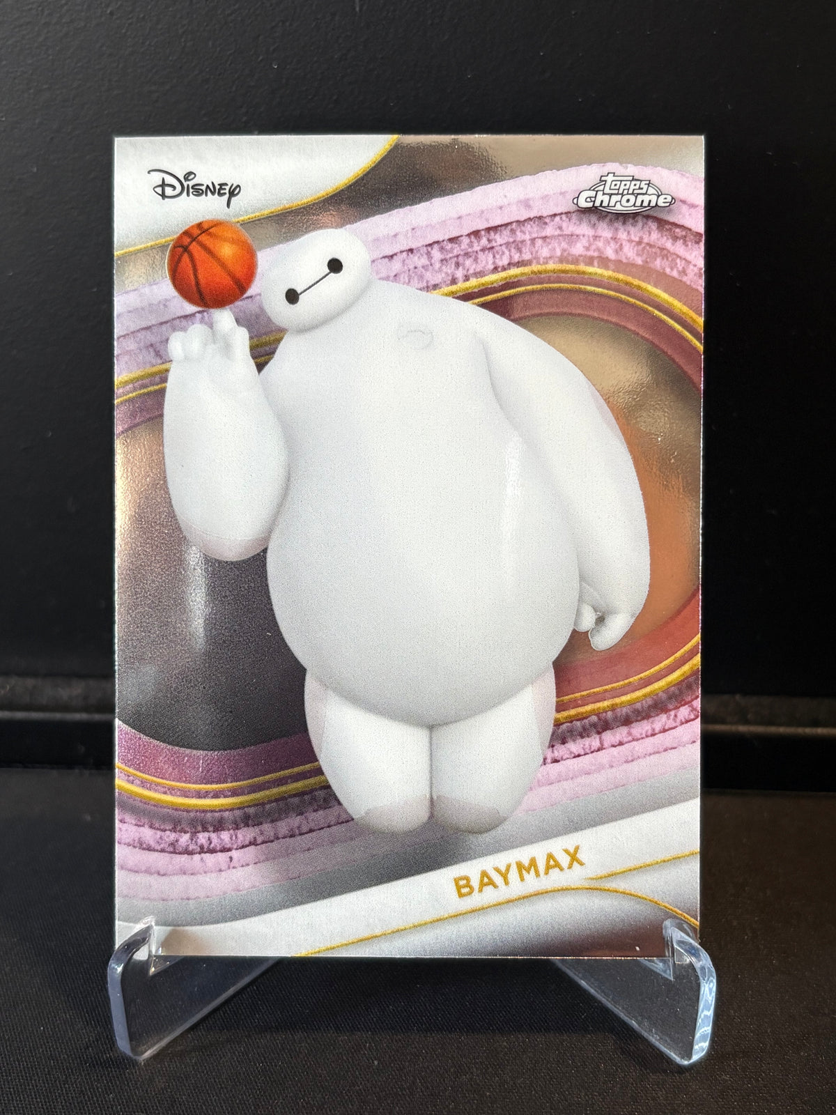 Topps Chrome Disney 2025 – Baymax #8 | Carte Base