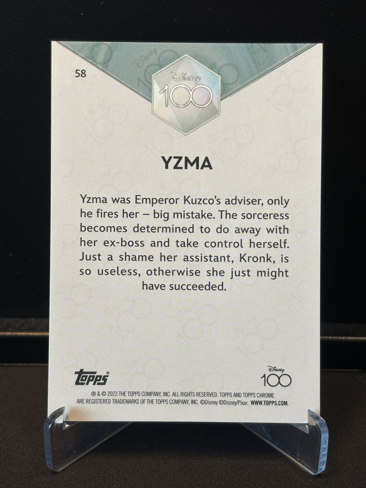 Topps Chrome Disney 100 – Yzma #58 | Pink Parallèle /399